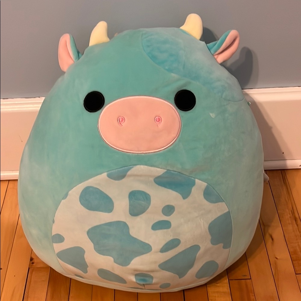 Blue cow ultra rare Tuck squishmallow